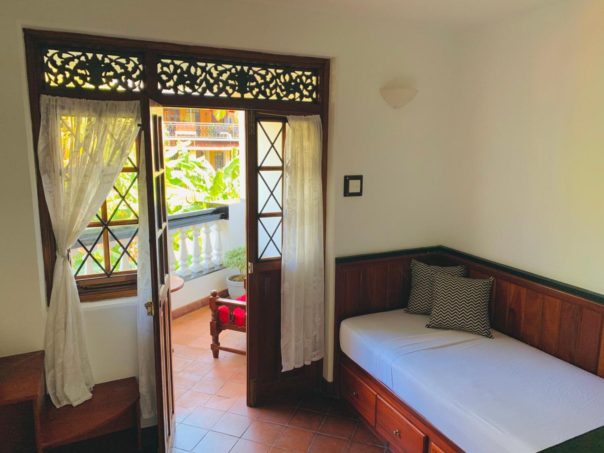 Blue Swan Inn Унаватуна Екстер'єр фото